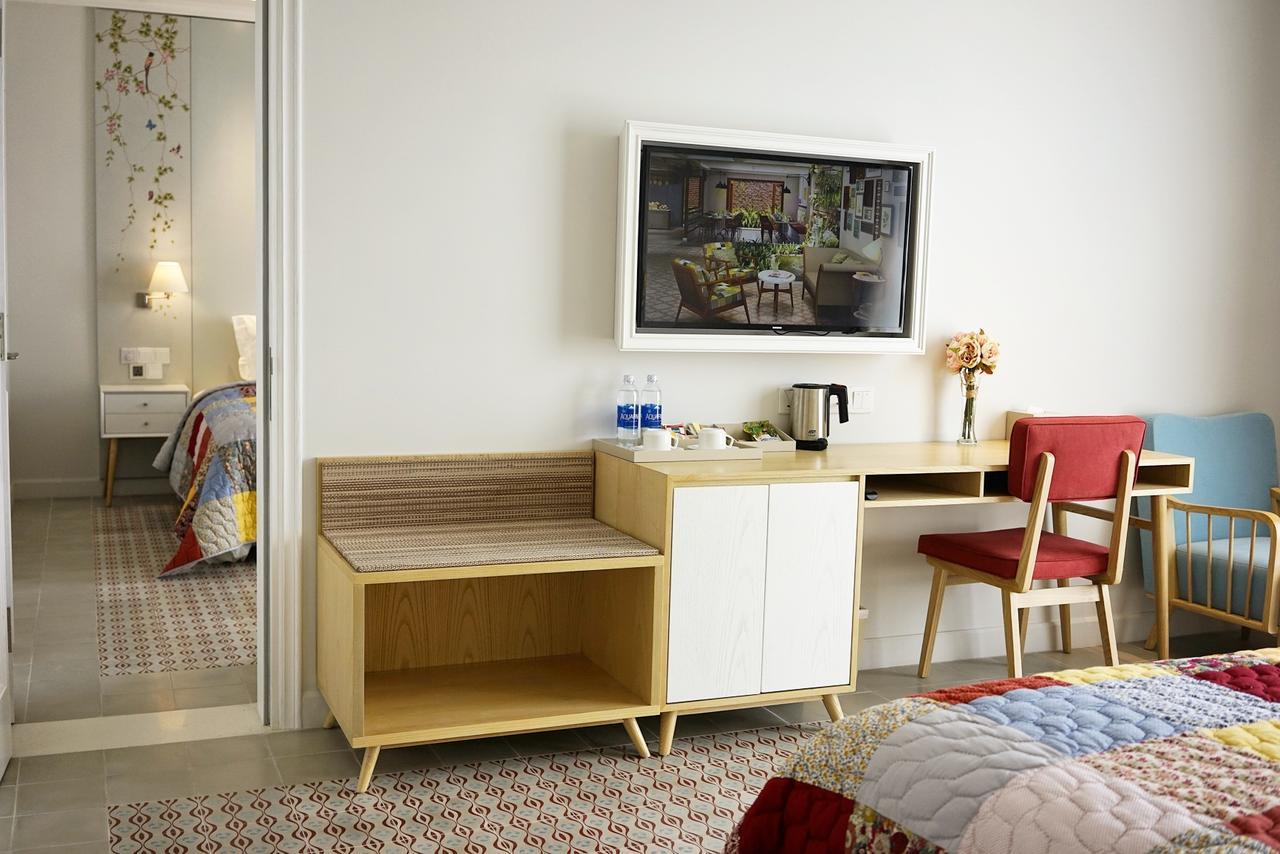 Artist Family Room,776415379:JPEG